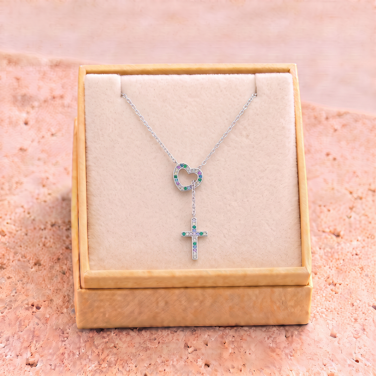 Eve necklace in Godisabove gift box